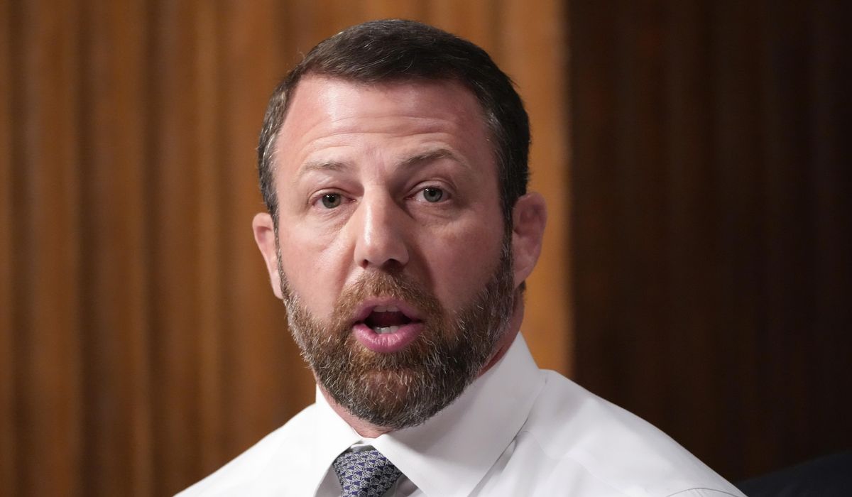 Trump does not plan to send troops into Venezuela, Sen. Markwayne Mullin says