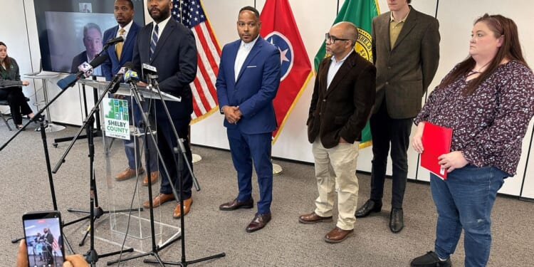 Governor of Tennessee to keep National Guard in Memphis as state appeals ruling