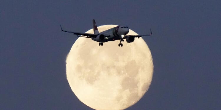 Airbus inspecting panels on ubiquitous A320 passenger jets as it wraps up quick software patch