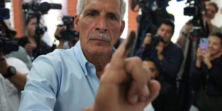 Conservatives ahead of governing party in presidential vote in Honduras, early results show