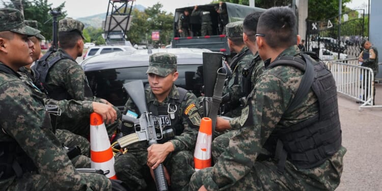 Conservative Salvador Nasralla leads Honduras presidential contest