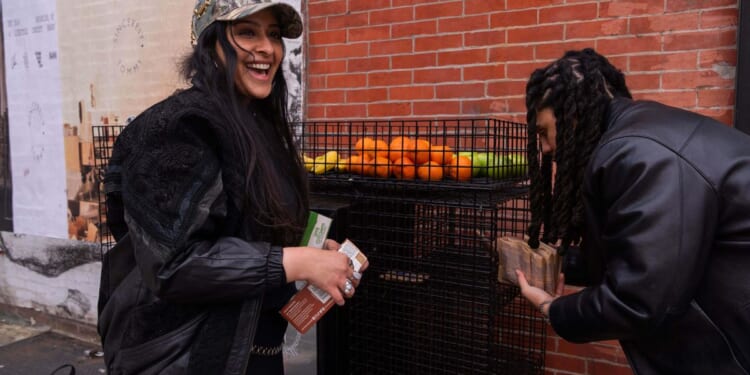 Americans gave $4B on GivingTuesday 2025 as donations and volunteering gain big over last year