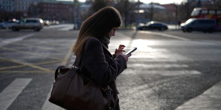 Russia restricts FaceTime, its latest step in controlling online communications