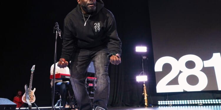 2819 Church in Atlanta draws young adults waiting in line to worship