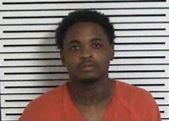 Two inmates escape Lousiana jail after scaling wall with sheets