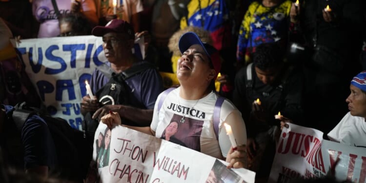 5 questions about Judge Boasberg and the disputed El Salvador deportation flights