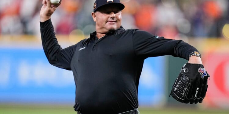 Trump pushes Hall of Fame to induct star pitcher Roger Clemens