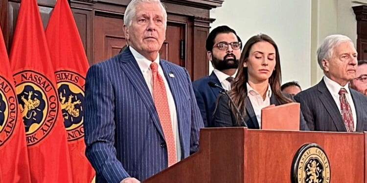 Nassau County Republican Bruce Blakeman to run for New York governor