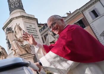 Pope Leo gets into Christmas spirit with prayer for peace at Spanish Steps