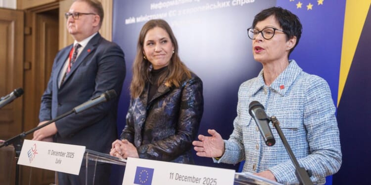 EU pushes Ukraine membership bid forward despite objections from Hungary