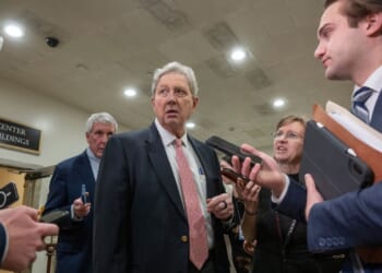 Senators consider stopping their pay in future shutdown