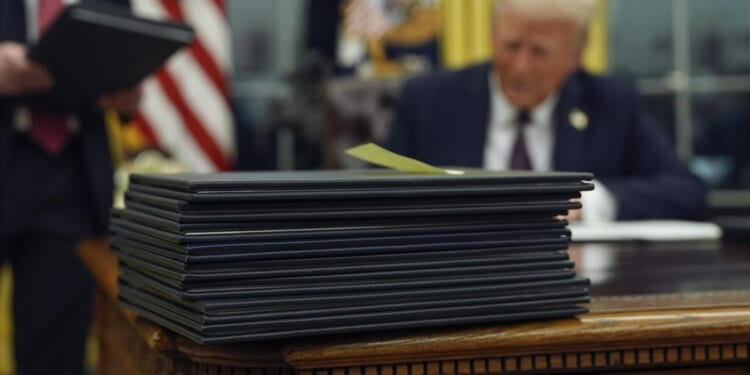 House Republicans vote with Democrats to void Trump order against collective bargaining