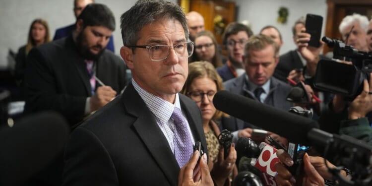 Trump calls for primary against Indiana GOP leader Rodric Bray who rejected redrawn map