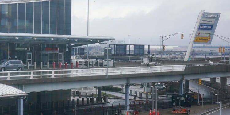 Customs officer at JFK airport fires his gun during a freeway fight
