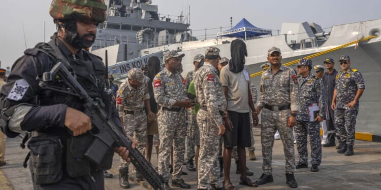 Somali pirates stage comeback with Houthi support