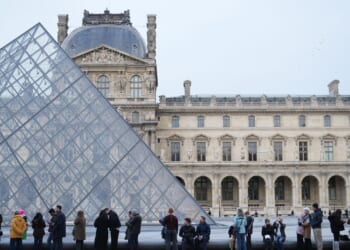 Louvre reopens fully after staff vote to suspend strike