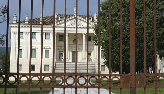 Government Is King Midas in Reverse – PJ Media