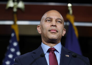 Hakeem Jeffries Sides with Trump in Attempt to Drive a Wedge Between White House and Mike Johnson