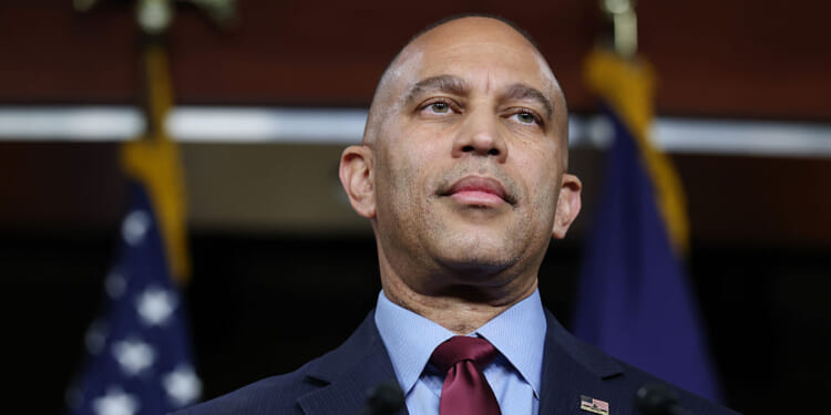 Hakeem Jeffries Sides with Trump in Attempt to Drive a Wedge Between White House and Mike Johnson