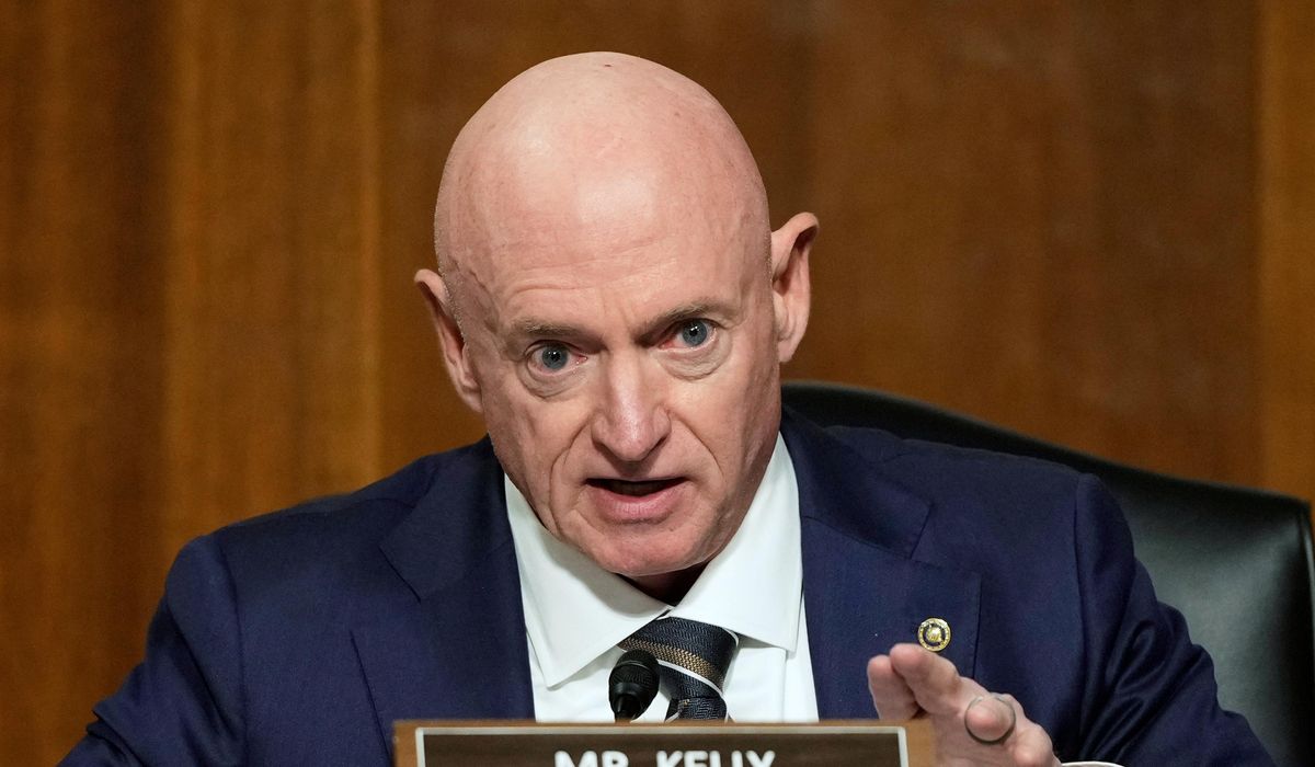 Mark Kelly grabs the political spotlight and stirs talk of a White House run