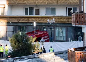 Fire at Swiss ski resort bar leaves dozens dead, 100 injured