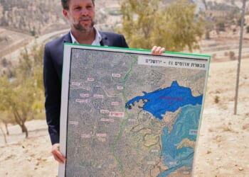 Final hurdle to start settlement construction that would cut the West Bank in two cleared by Israel