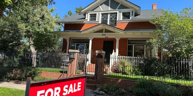 Average U.S. long-term mortgage rate goes higher but remains near 2025 low