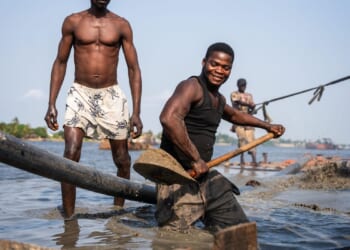 Lagos reshapes its coast by dredging and puts environment at risk