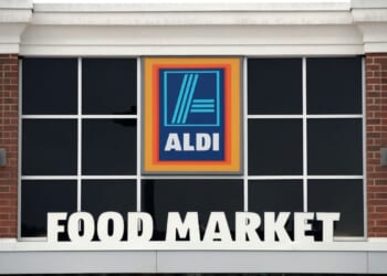 With consumers hurting, bargain grocer Aldi seizes the moment and expands