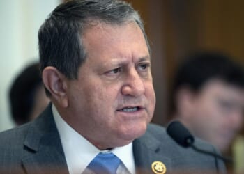 Divided House committee advances bill to restrict congressional stock trading