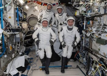 In first medical evacuation, NASA sends 4 astronauts back to Earth