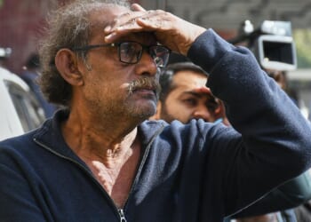 Hope fades in 4th day of search for dozens missing in Karachi shopping plaza fire