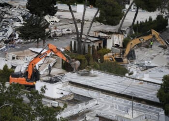 Israel demolishes U.N. Palestinian humanitarian relief agency in east Jerusalem