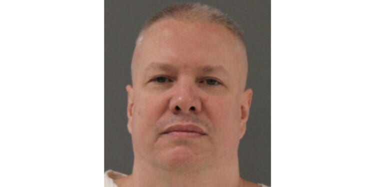 Charles Victor Thompson facing execution for fatally shooting ex-girlfriend, her new boyfriend