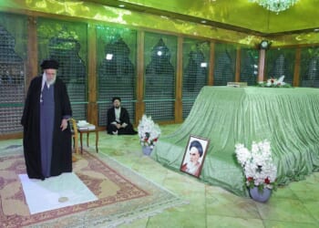 Blast in Iran port city kills 1, wounds 14 before Strait of Hormuz naval drill watched by U.S.