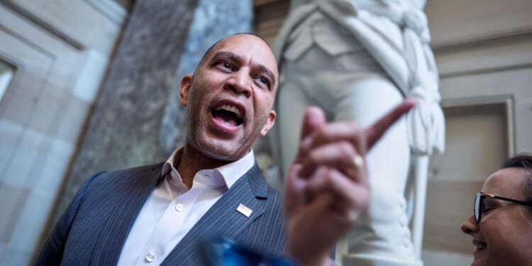 Hakeem Jeffries says Venezuela attack about oil, not drugs