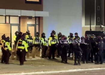 Minnesota State Police quickly dispersed a crowd of protesters.