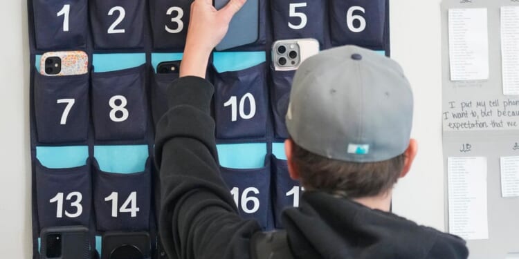 More states consider 'bell-to-bell' cellphone bans for kindergarten-12th grade students