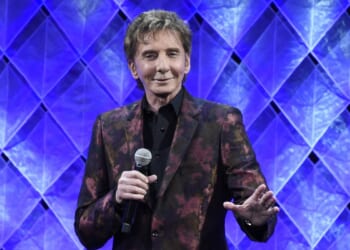 Barry Manilow postpones Las Vegas residency for cancer treatment