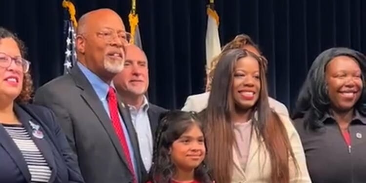 Prince George's County bans detention centers as Maryland clashes with ICE