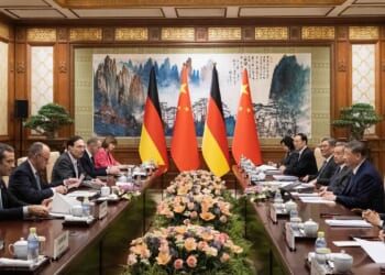 Despite differences, China and Germany seek to deepen ties in turbulent times