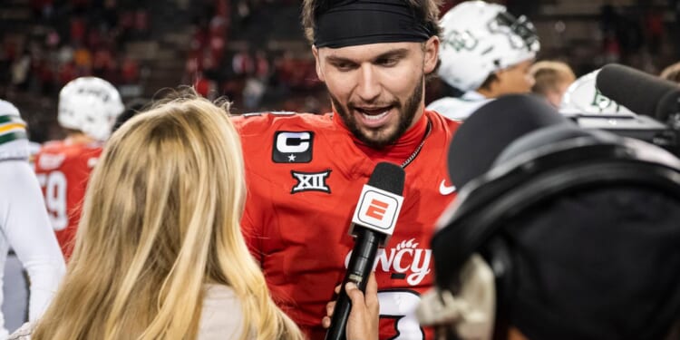 Experts say no end in sight for battles over eligibility and player contracts in college sports