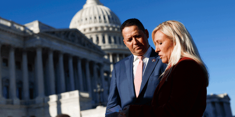 Republican Fears Midterm Loss After Gonzales' Scandal
