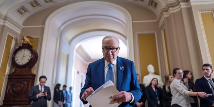 Democrats urge businesses to pass tariff refund to consumers