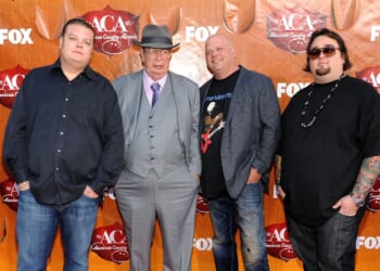 ‘Pawn Stars’ personality launches GoFundMe, Daryl Hannah slams FX and more