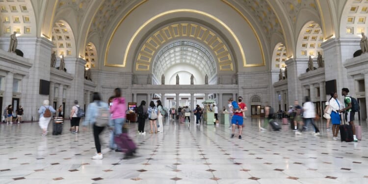 D.C.’s Union Station about to see better outside lighting