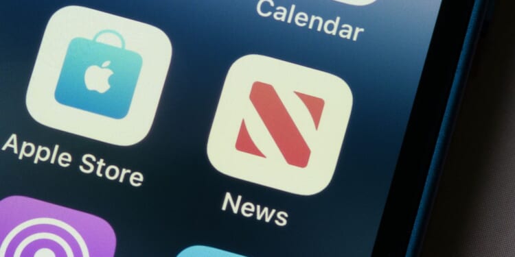 Apple News goes from 0% to 2% content from right-leaning outlets after FTC pushback