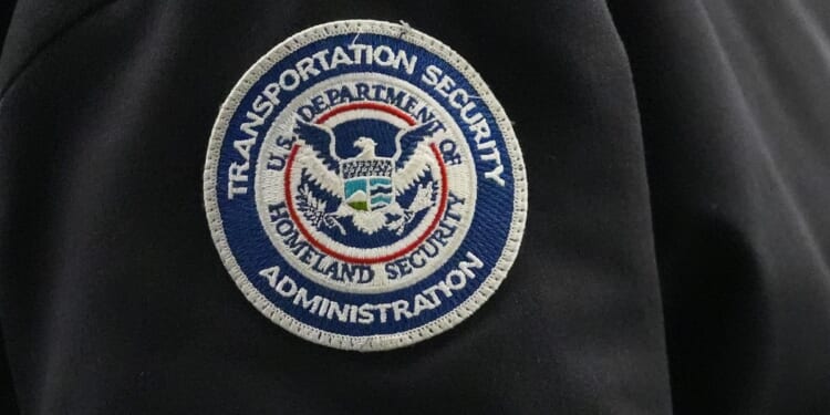 Airports collect donations for payless TSA workers amid shutdown