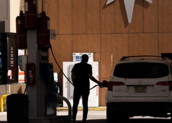 Cracks emerged in a resilient U.S. economy before war in Iran sent oil prices rocketing