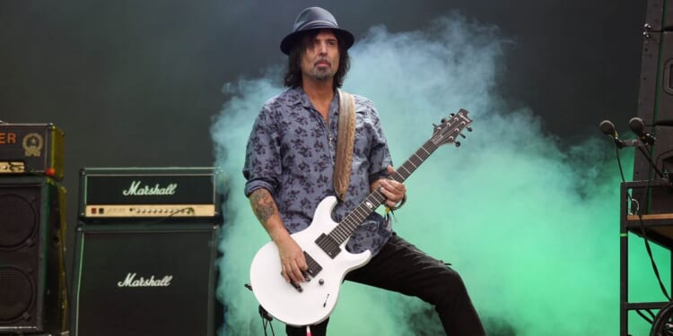 Motorhead guitarist Phil Campbell dead at 64